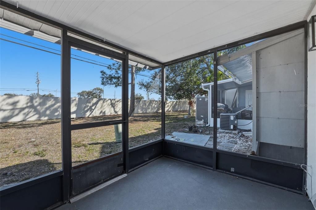 For Sale: $205,000 (2 beds, 2 baths, 1118 Square Feet)