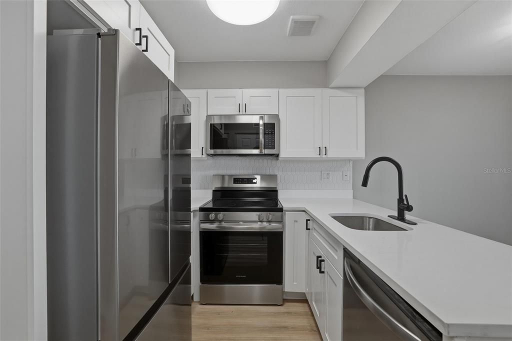 For Sale: $205,000 (2 beds, 2 baths, 1118 Square Feet)