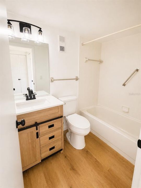 For Sale: $204,990 (2 beds, 2 baths, 835 Square Feet)