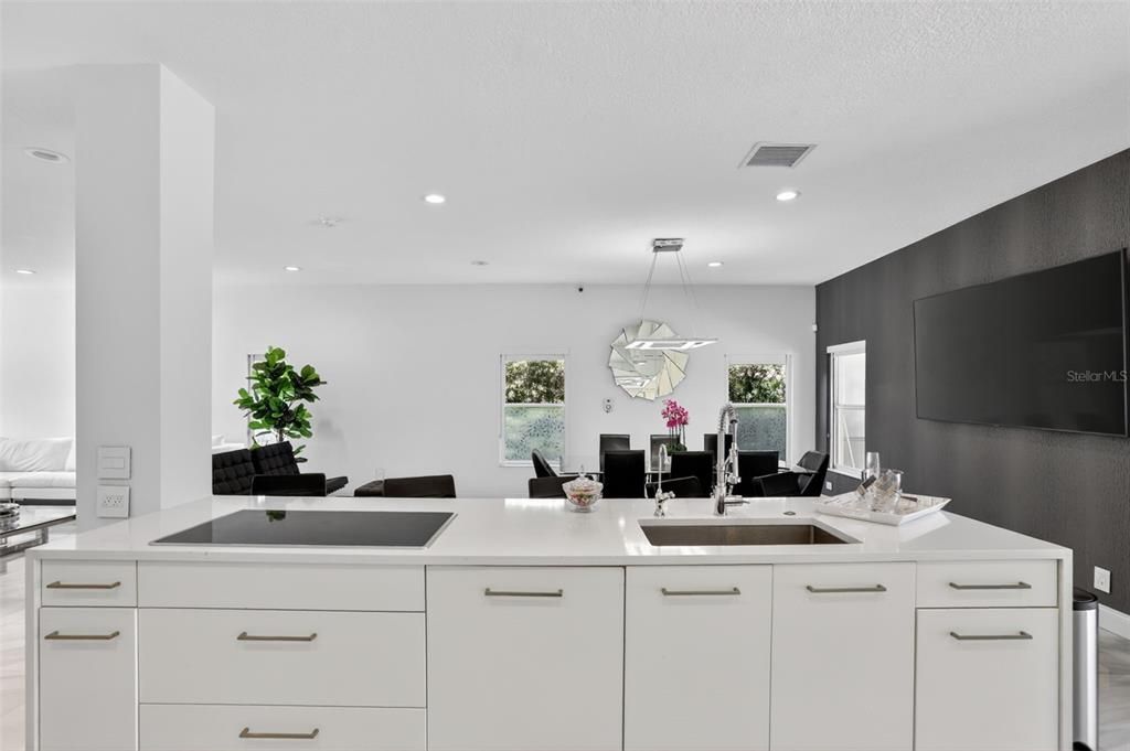 For Rent: $4,150 (5 beds, 5 baths, 2799 Square Feet)