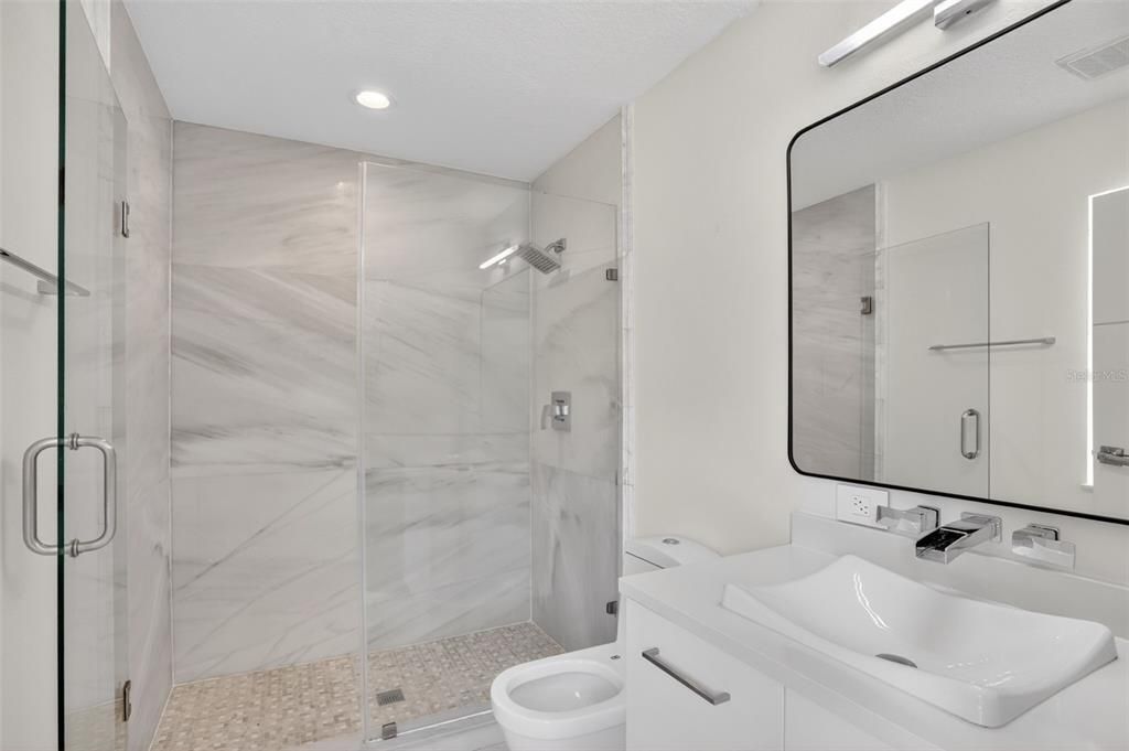 For Rent: $4,150 (5 beds, 5 baths, 2799 Square Feet)