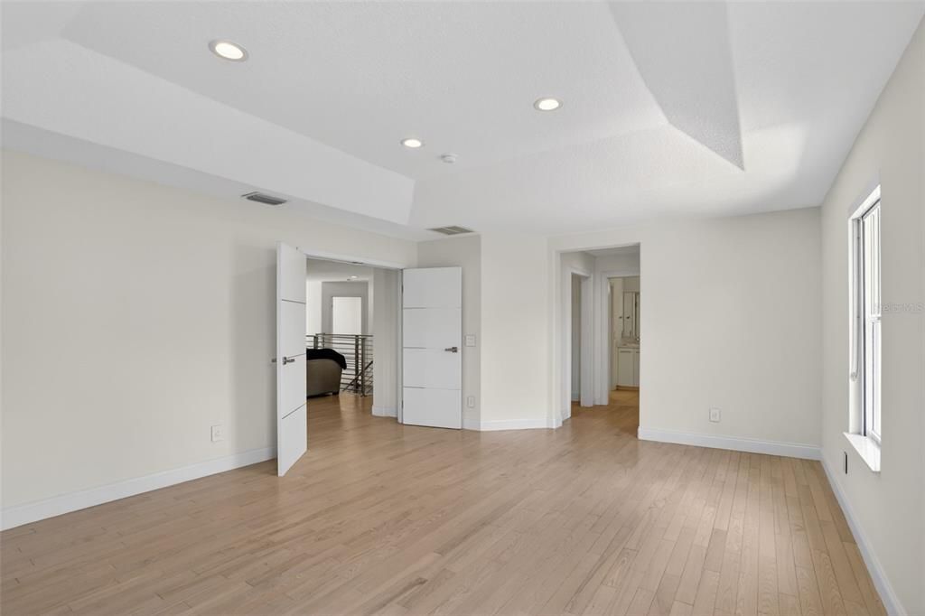 For Rent: $4,150 (5 beds, 5 baths, 2799 Square Feet)
