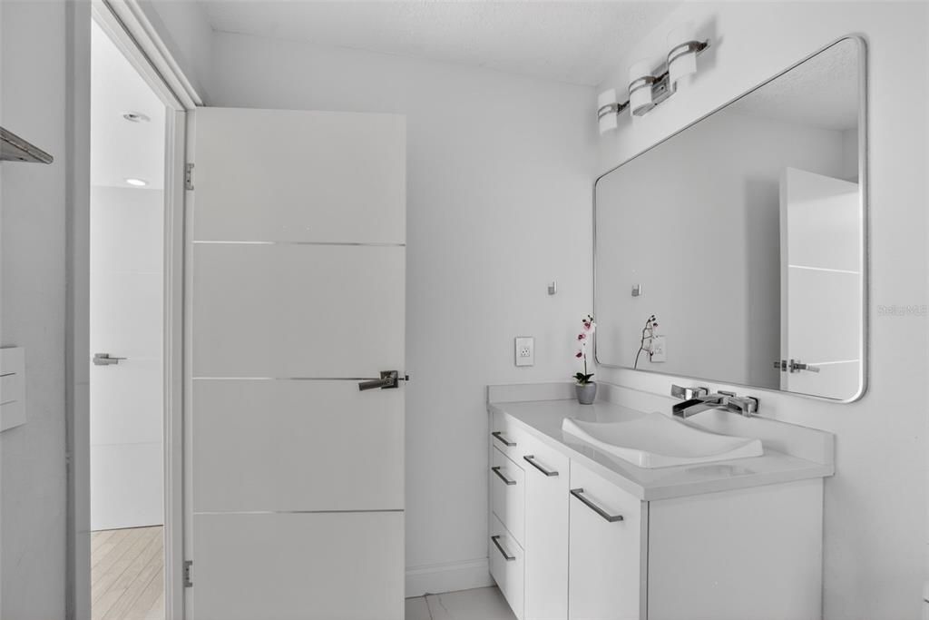 For Rent: $4,150 (5 beds, 5 baths, 2799 Square Feet)