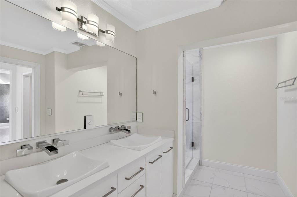 For Rent: $4,150 (5 beds, 5 baths, 2799 Square Feet)