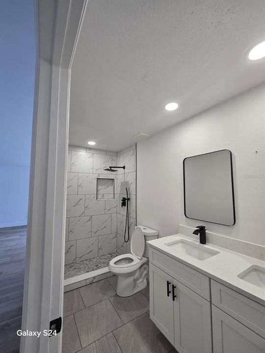 For Rent: $3,900 (4 beds, 2 baths, 1910 Square Feet)