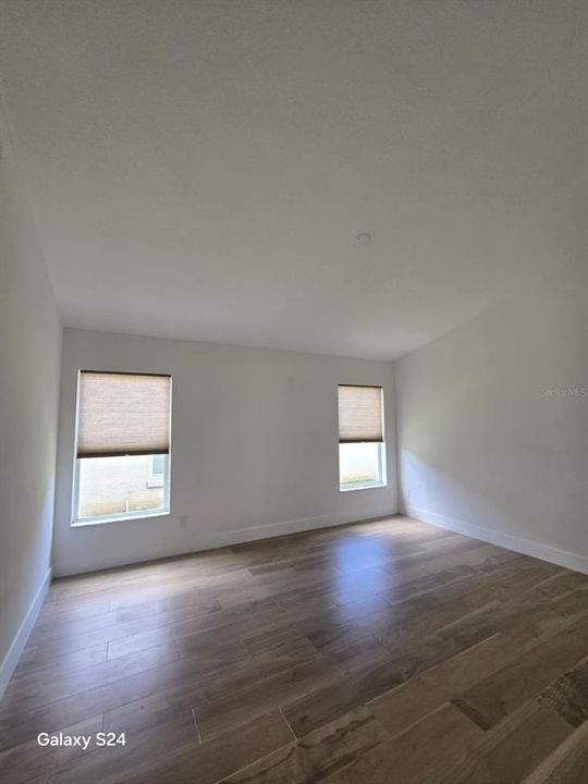 For Rent: $3,900 (4 beds, 2 baths, 1910 Square Feet)