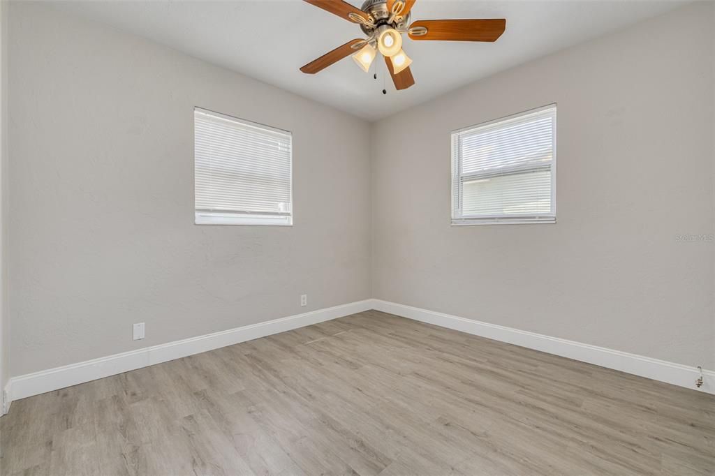 For Rent: $2,000 (2 beds, 1 baths, 828 Square Feet)