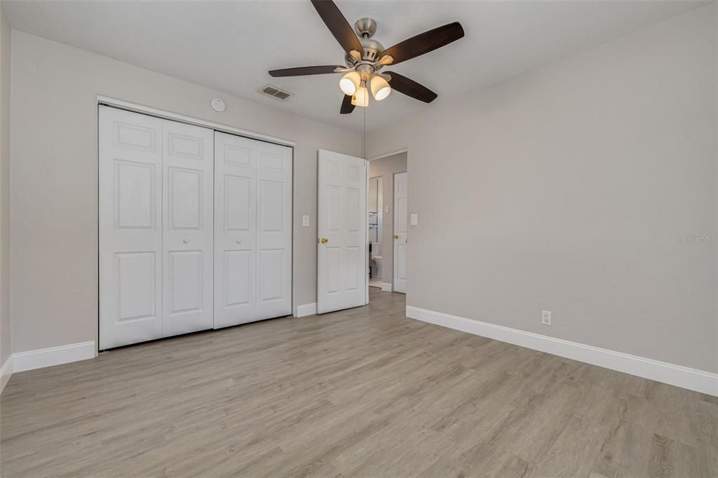 For Rent: $2,000 (2 beds, 1 baths, 828 Square Feet)