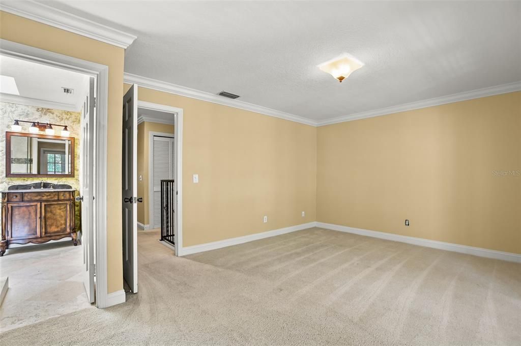 En Venta: $525,000 (3 camas, 3 baños, 2195 Pies cuadrados)