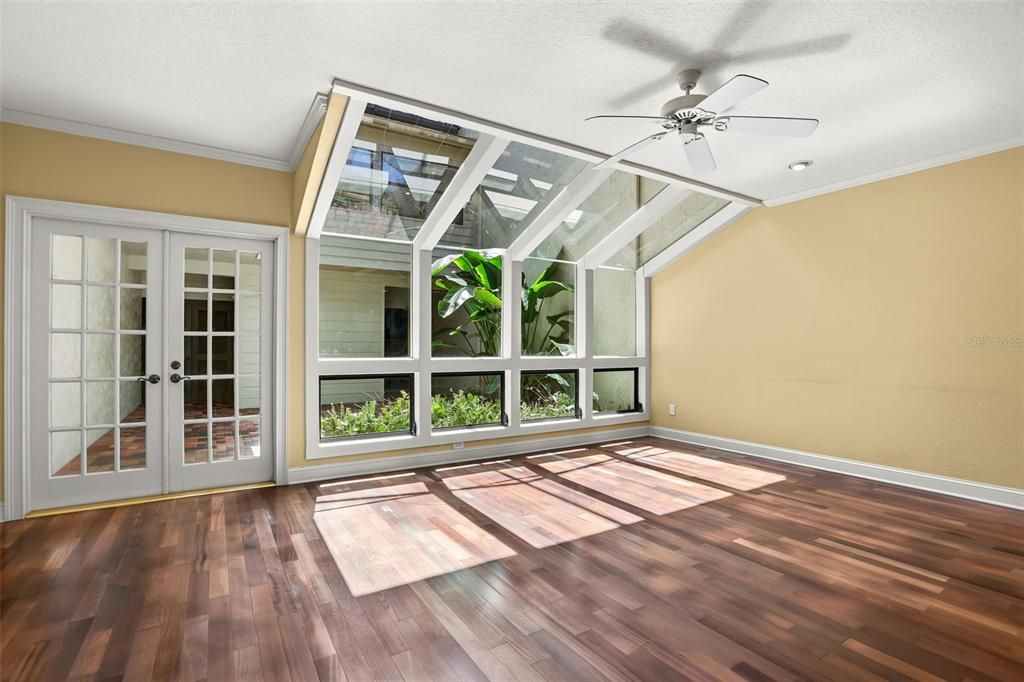 En Venta: $525,000 (3 camas, 3 baños, 2195 Pies cuadrados)