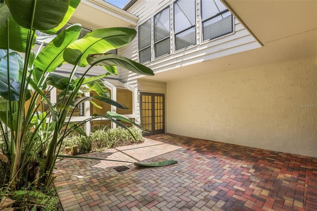En Venta: $525,000 (3 camas, 3 baños, 2195 Pies cuadrados)