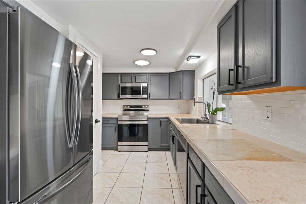 На продажу: $229,000 (3 спален, 2 ванн, 1344 Квадратных фут)