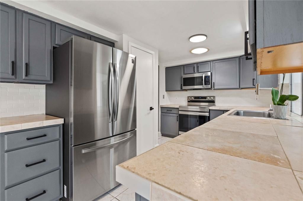 На продажу: $229,000 (3 спален, 2 ванн, 1344 Квадратных фут)