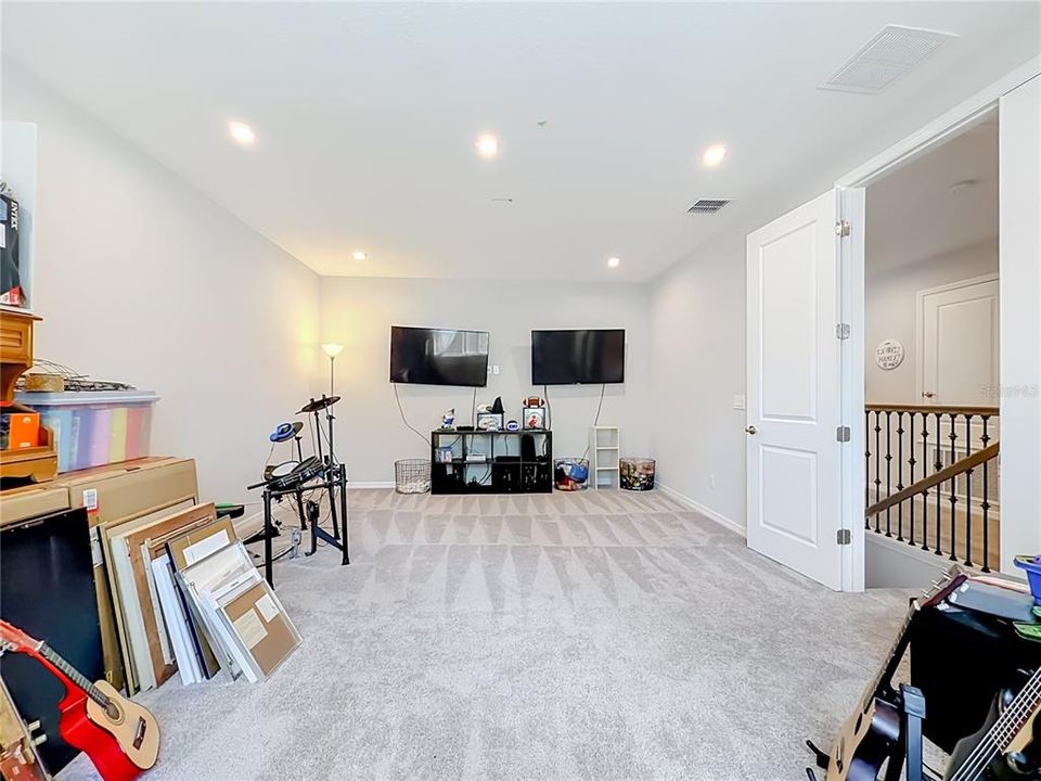 For Sale: $579,900 (4 beds, 3 baths, 2927 Square Feet)