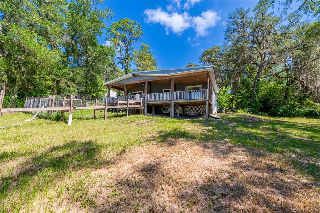 For Sale: $299,999 (3 beds, 2 baths, 1600 Square Feet)