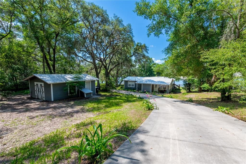 For Sale: $299,999 (3 beds, 2 baths, 1600 Square Feet)