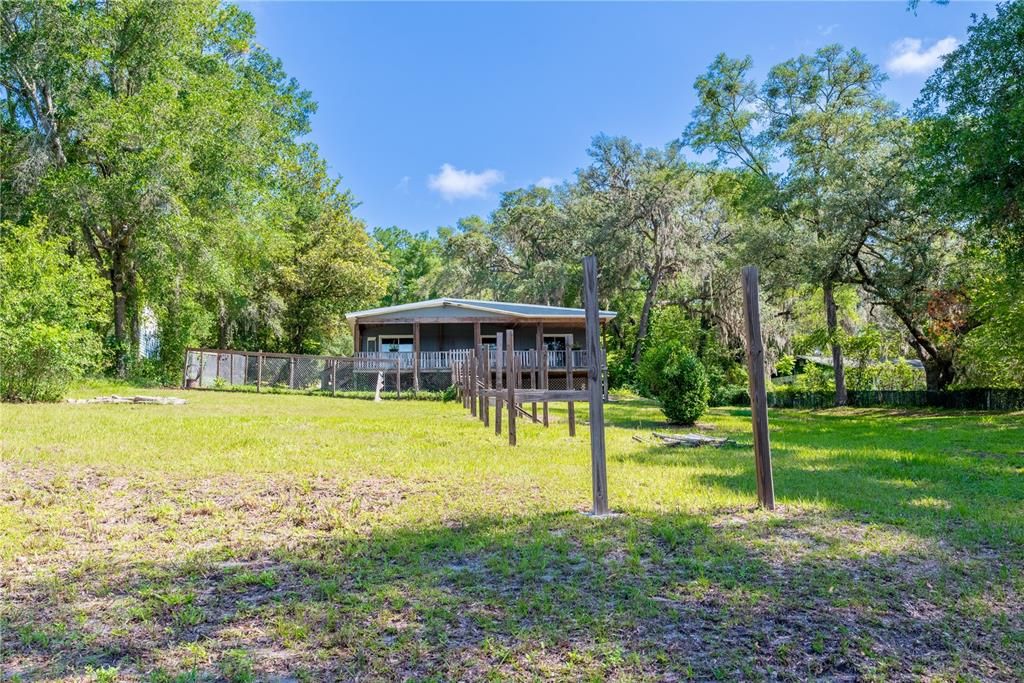 For Sale: $299,999 (3 beds, 2 baths, 1600 Square Feet)