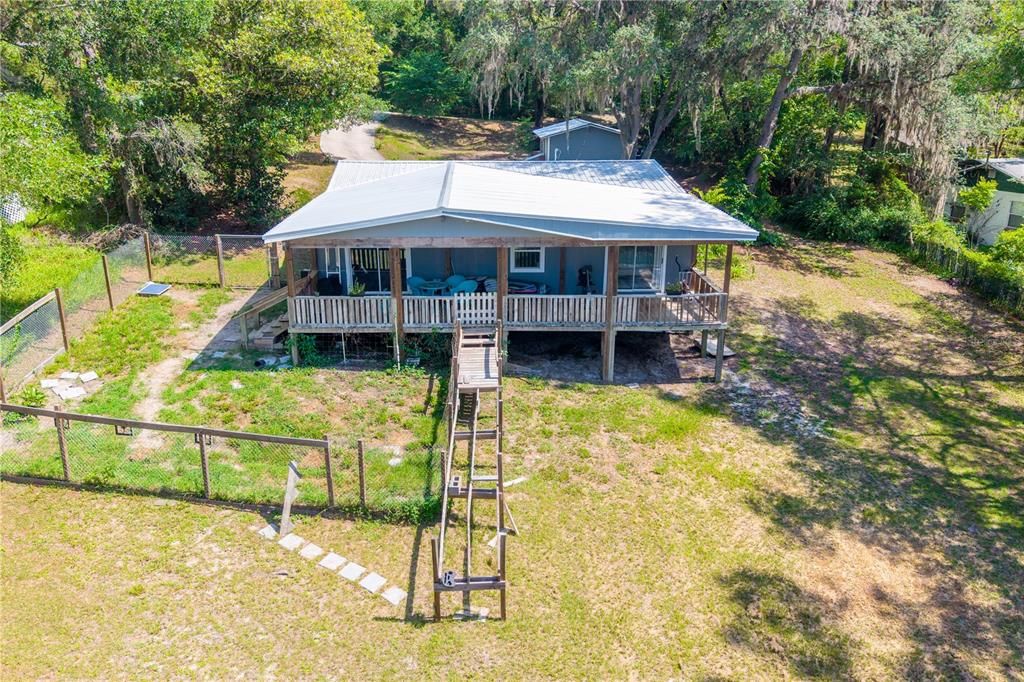 For Sale: $299,999 (3 beds, 2 baths, 1600 Square Feet)