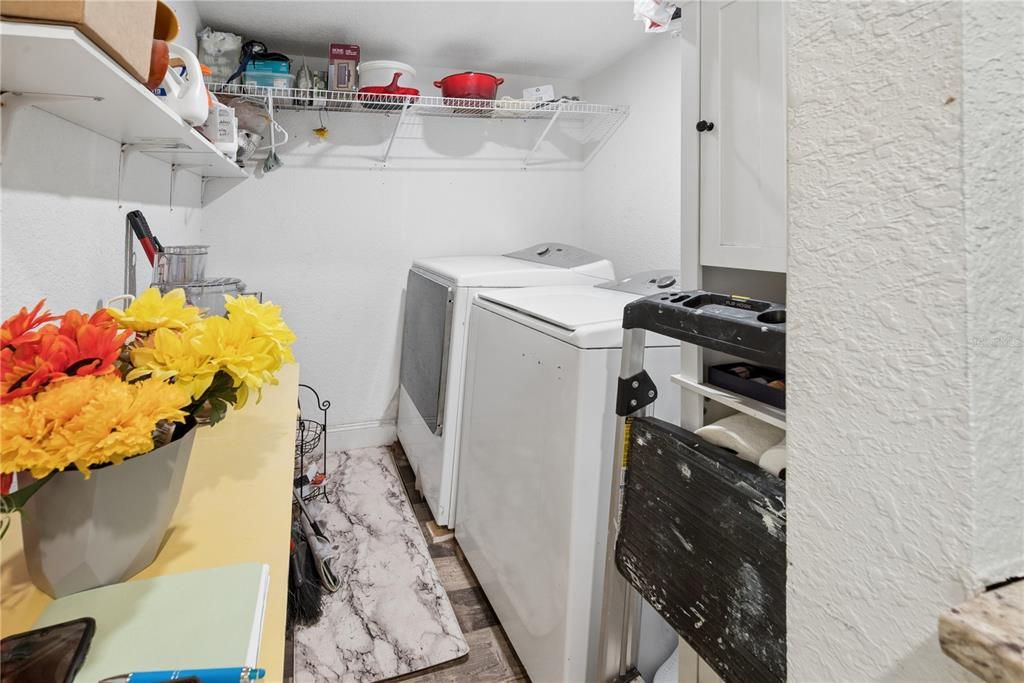 For Sale: $299,999 (3 beds, 2 baths, 1600 Square Feet)