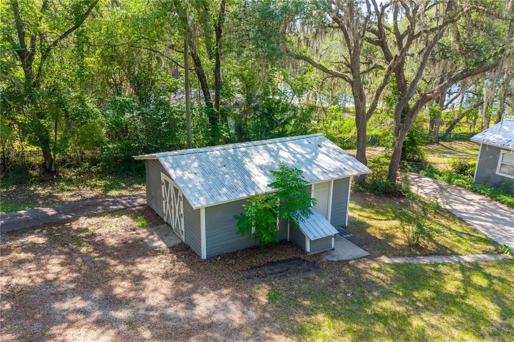 For Sale: $299,999 (3 beds, 2 baths, 1600 Square Feet)