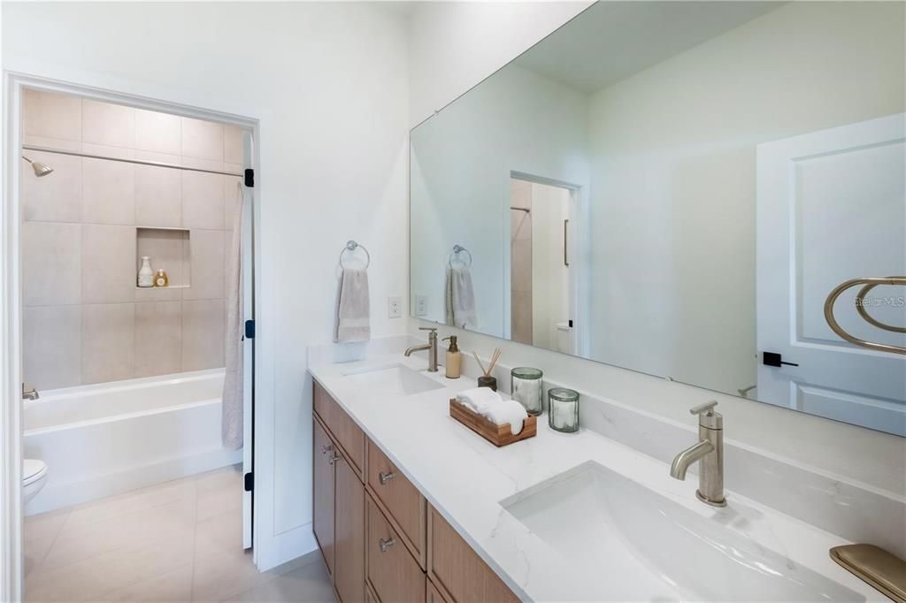 For Sale: $401,000 (4 beds, 3 baths, 2147 Square Feet)