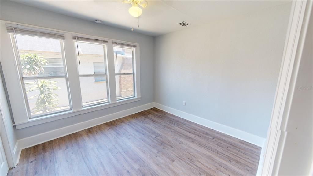 For Rent: $3,400 (4 beds, 2 baths, 2041 Square Feet)