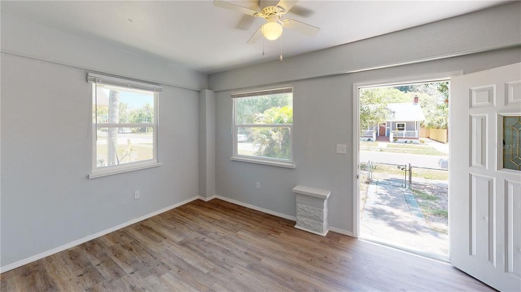 For Rent: $3,400 (4 beds, 2 baths, 2041 Square Feet)