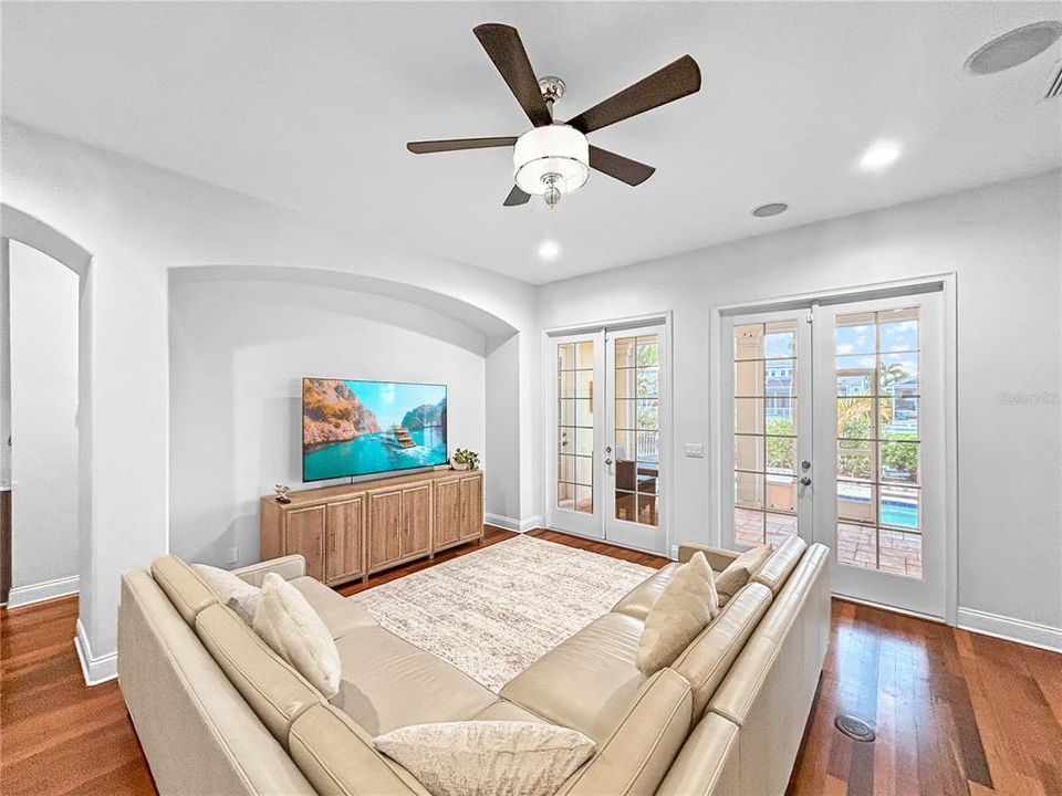 For Sale: $989,000 (4 beds, 2 baths, 2803 Square Feet)