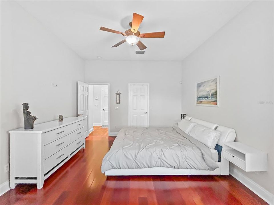 For Sale: $989,000 (4 beds, 2 baths, 2803 Square Feet)