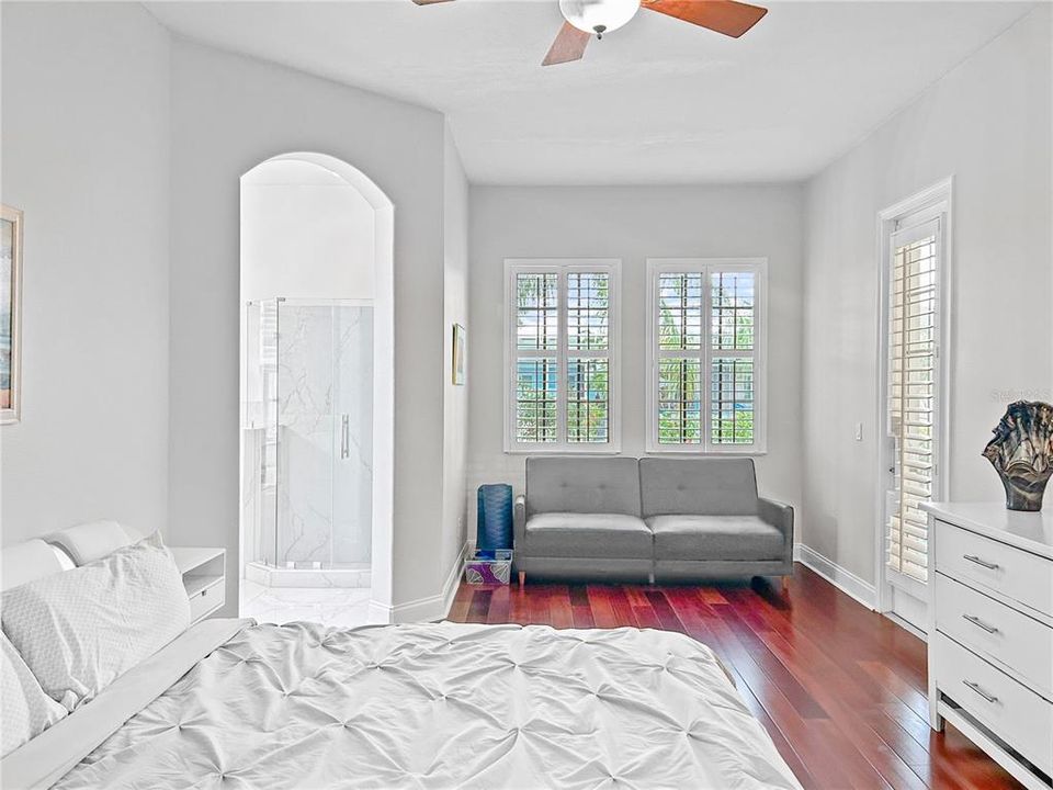 For Sale: $989,000 (4 beds, 2 baths, 2803 Square Feet)