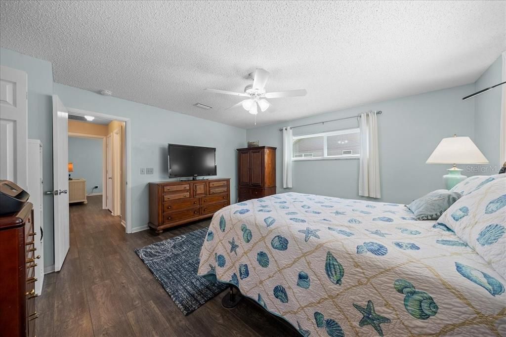 En Venta: $199,999 (2 camas, 2 baños, 1577 Pies cuadrados)