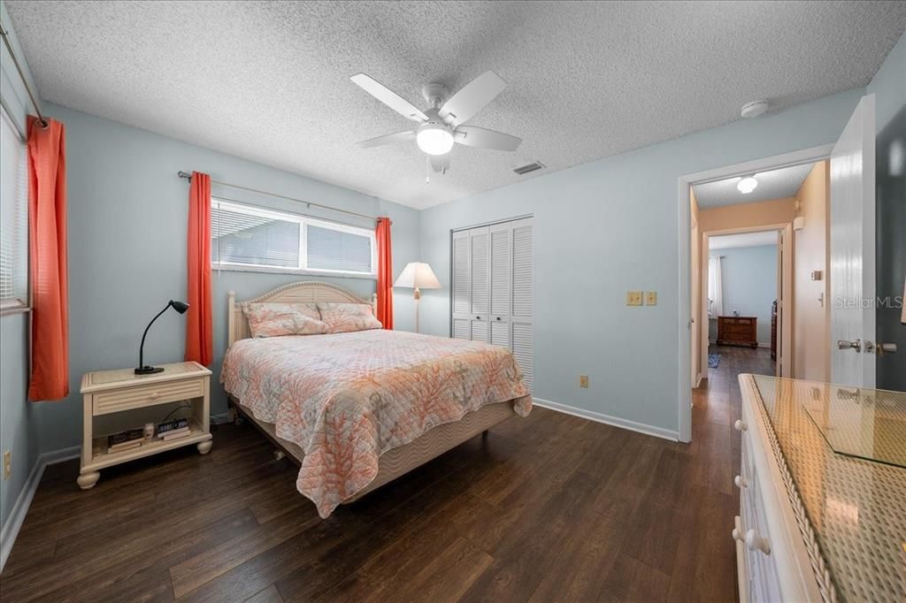 En Venta: $199,999 (2 camas, 2 baños, 1577 Pies cuadrados)