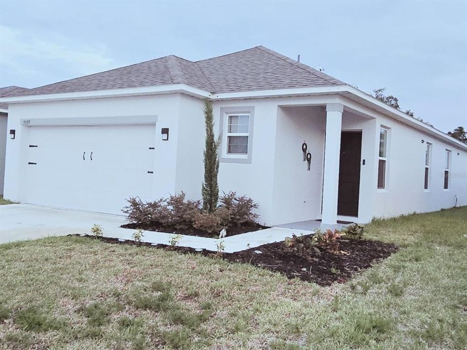 For Rent: $2,300 (3 beds, 2 baths, 1677 Square Feet)