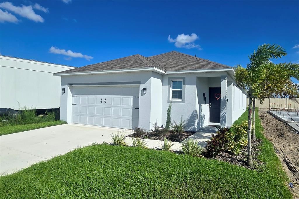 For Rent: $2,300 (3 beds, 2 baths, 1677 Square Feet)