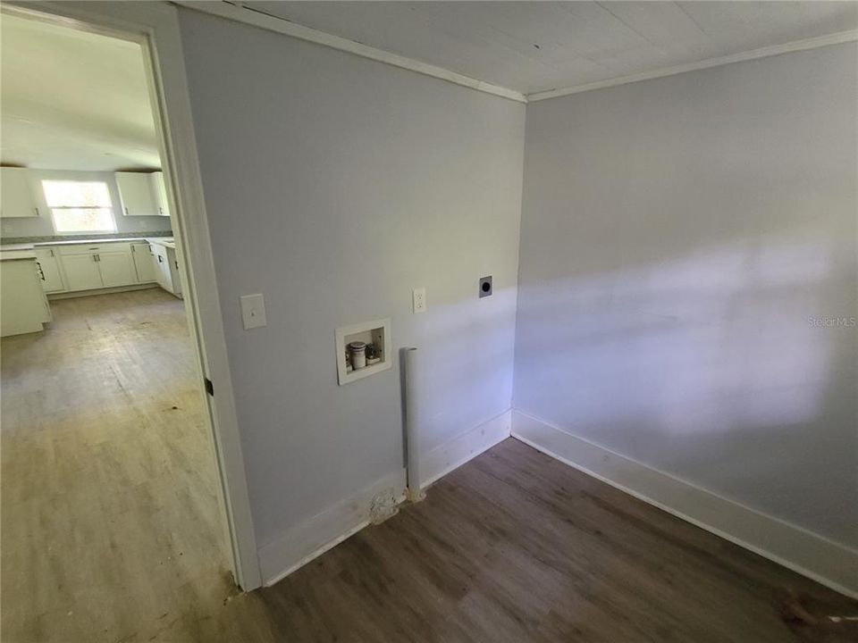 For Sale: $330,000 (3 beds, 3 baths, 1724 Square Feet)