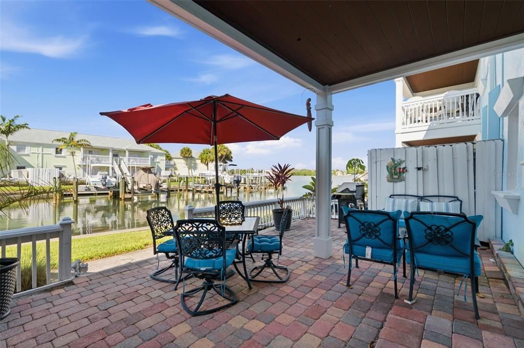 For Rent: $2,850 (2 beds, 1 baths, 720 Square Feet)