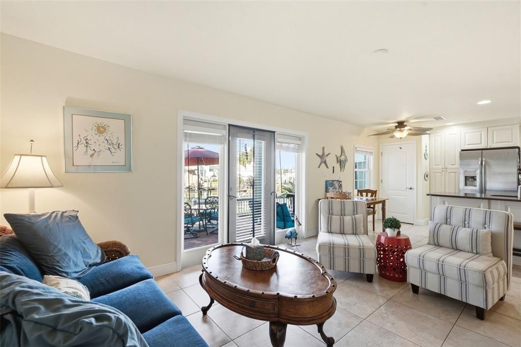 For Rent: $2,850 (2 beds, 1 baths, 720 Square Feet)