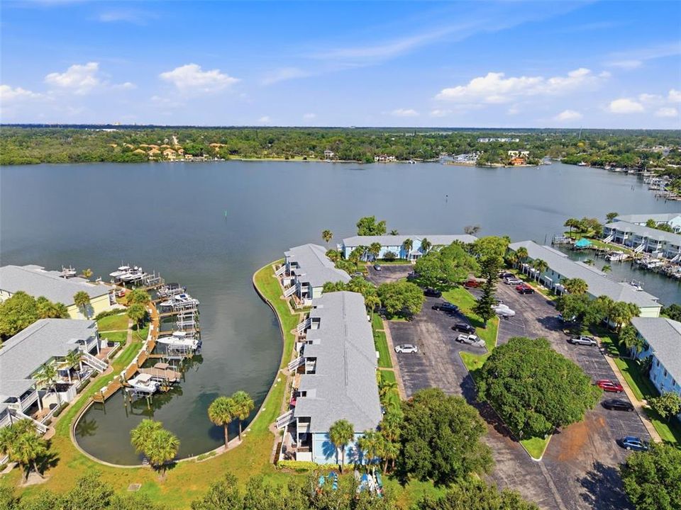 For Rent: $2,850 (2 beds, 1 baths, 720 Square Feet)