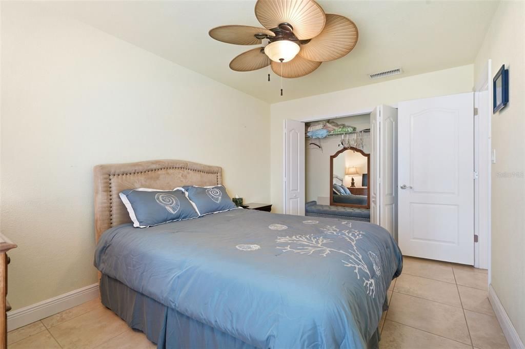 For Rent: $2,850 (2 beds, 1 baths, 720 Square Feet)