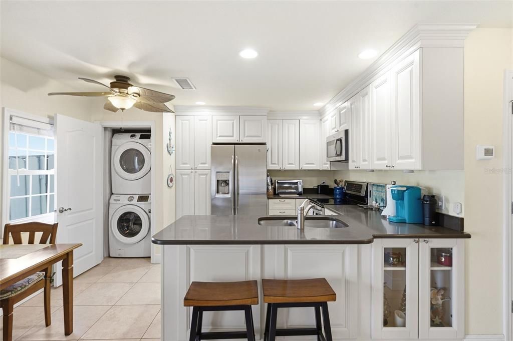 For Rent: $2,850 (2 beds, 1 baths, 720 Square Feet)