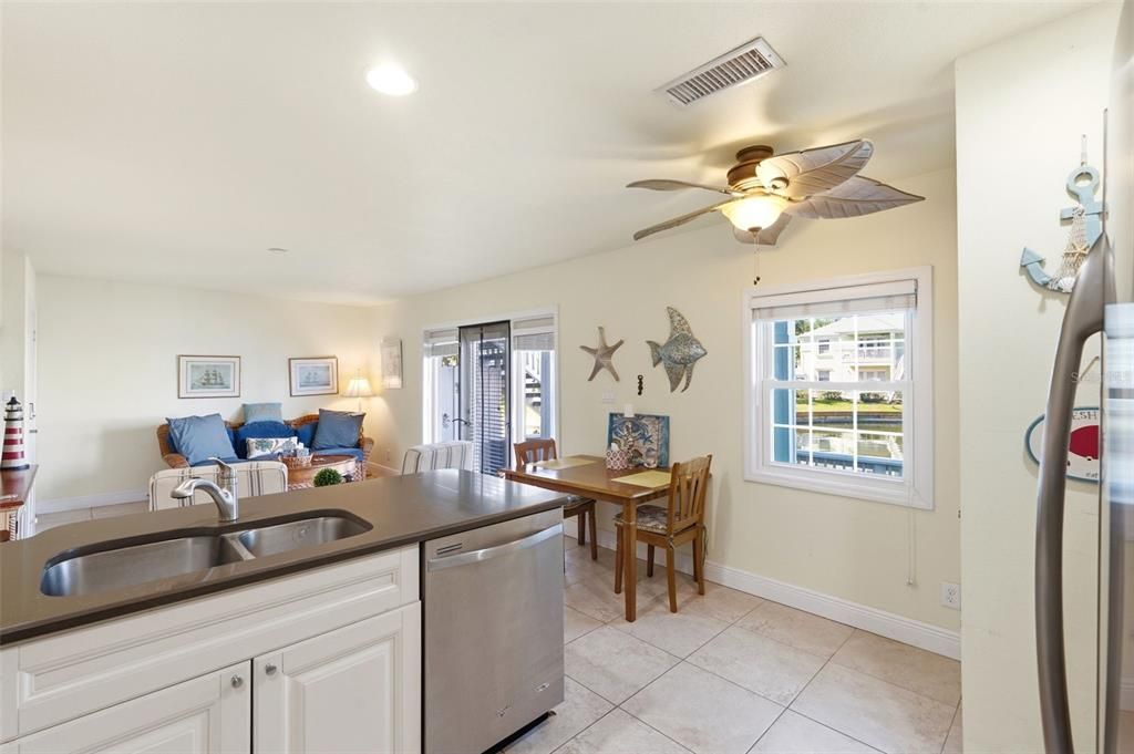 For Rent: $2,850 (2 beds, 1 baths, 720 Square Feet)
