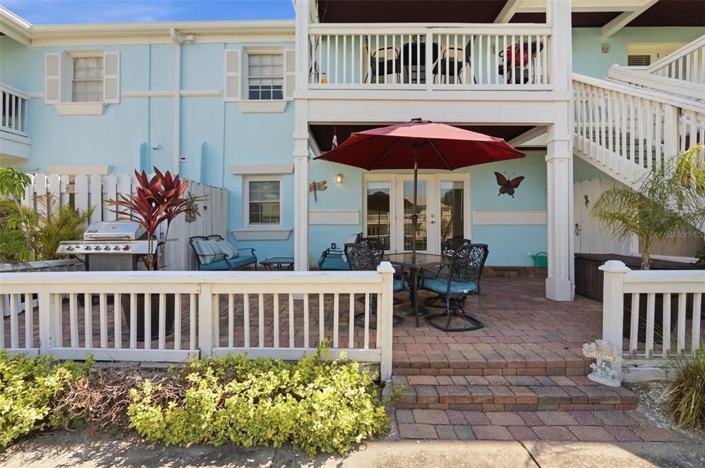 For Rent: $2,850 (2 beds, 1 baths, 720 Square Feet)