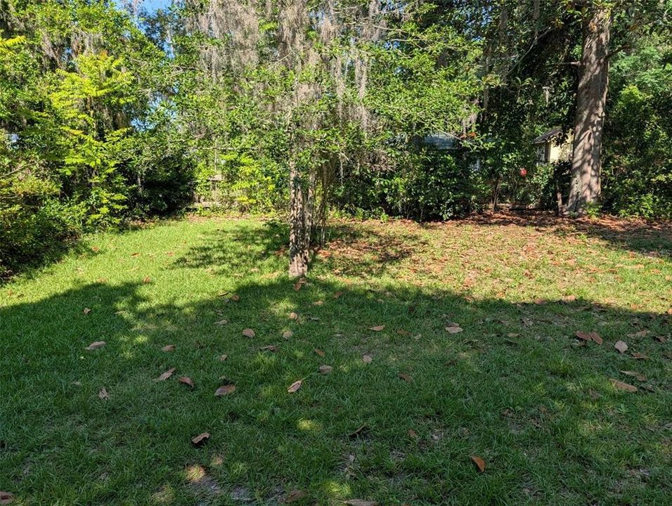 На продажу: $15,000 (0.13 acres)