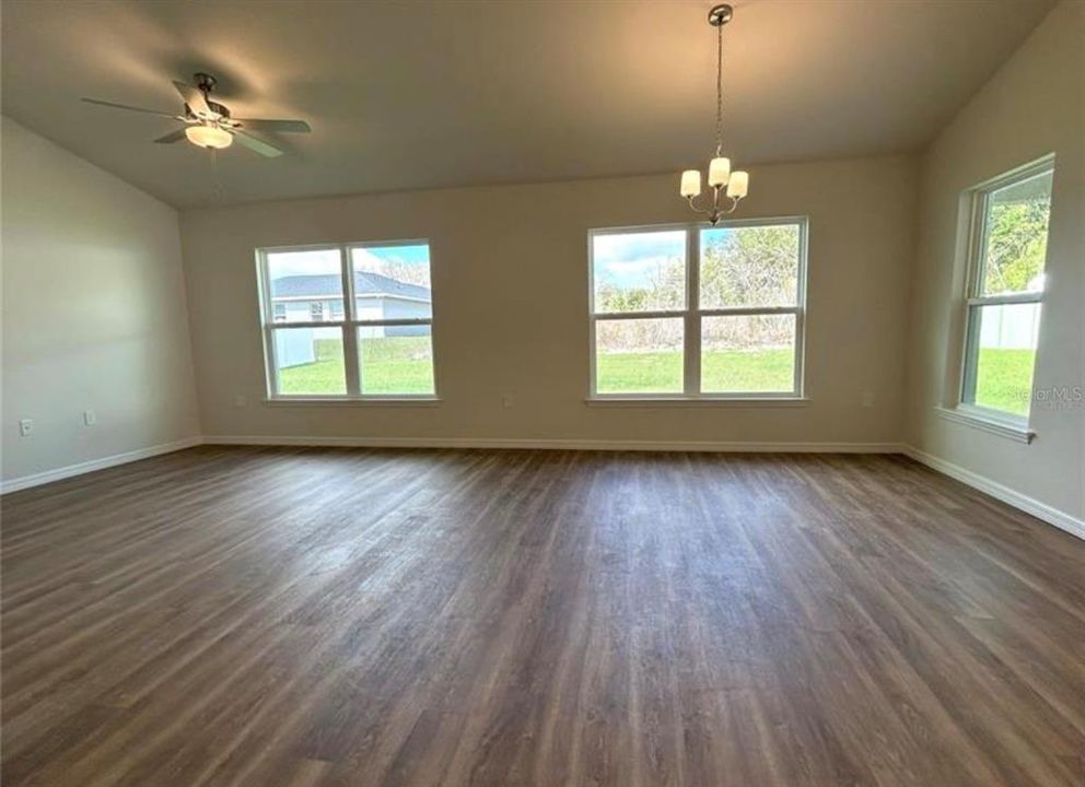 В аренду: $1,800 (3 спален, 2 ванн, 1564 Квадратных фут)