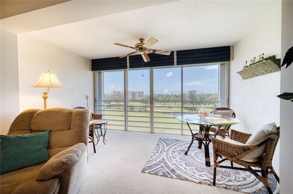 For Sale: $199,900 (2 beds, 2 baths, 1280 Square Feet)