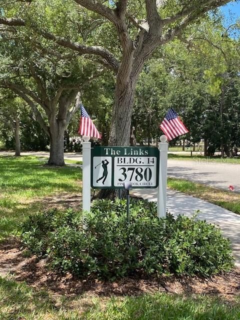 For Sale: $199,900 (2 beds, 2 baths, 1280 Square Feet)