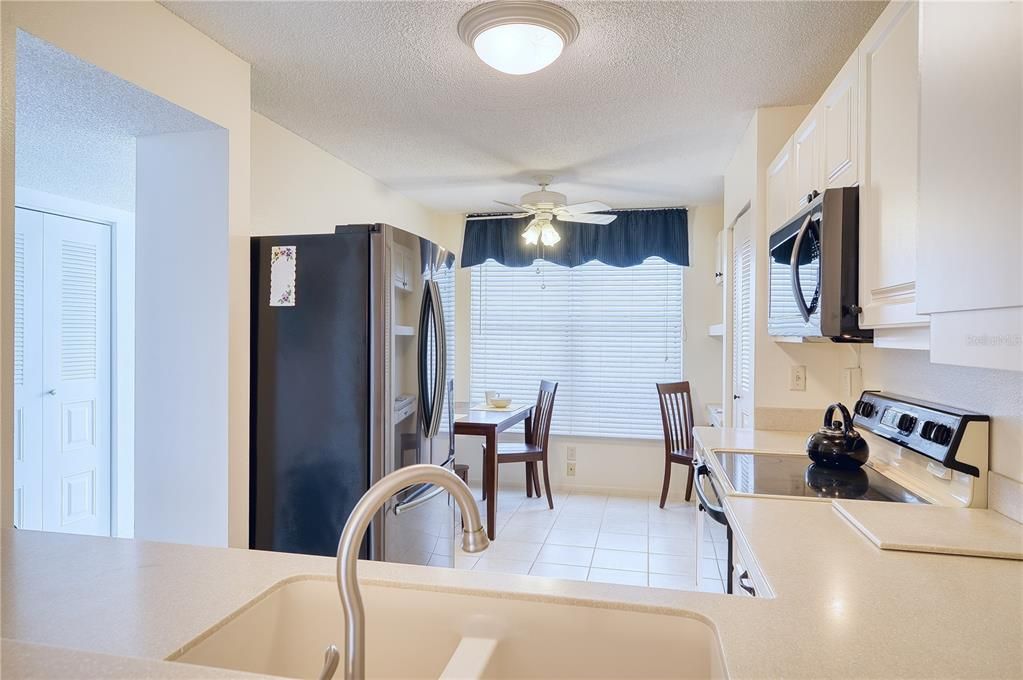 For Sale: $199,900 (2 beds, 2 baths, 1280 Square Feet)