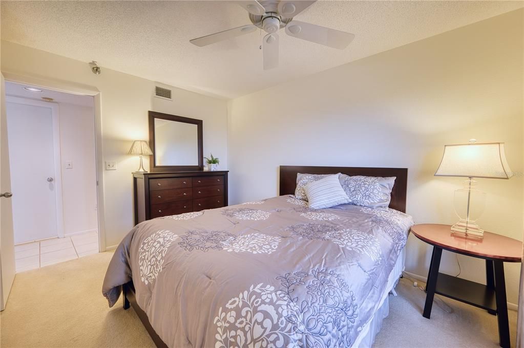 For Sale: $199,900 (2 beds, 2 baths, 1280 Square Feet)