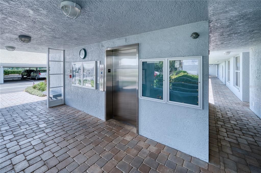 For Sale: $199,900 (2 beds, 2 baths, 1280 Square Feet)