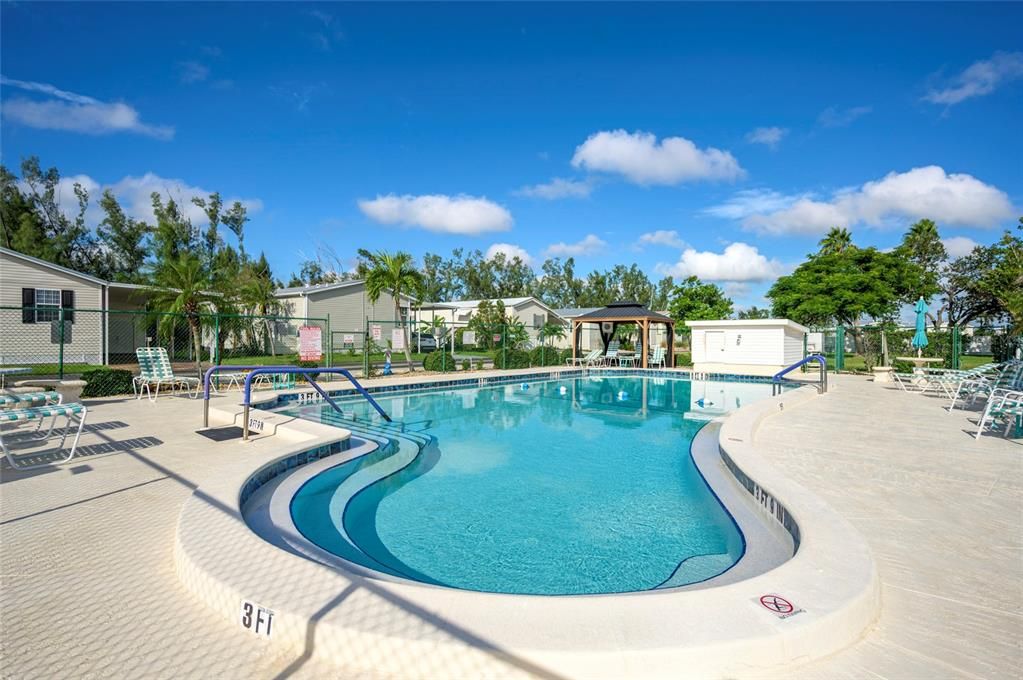 For Sale: $137,500 (2 beds, 2 baths, 1296 Square Feet)